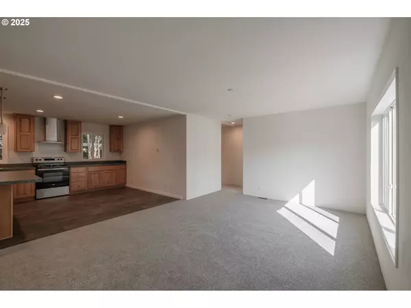 Salem, OR 97305,2935 Surf CT NE