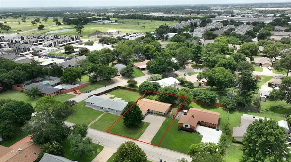 Lewisville, TX 75057,212 Hedgerow Lane