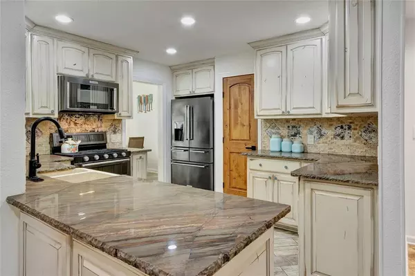 Hickory Creek, TX 75065,1 Easy Street