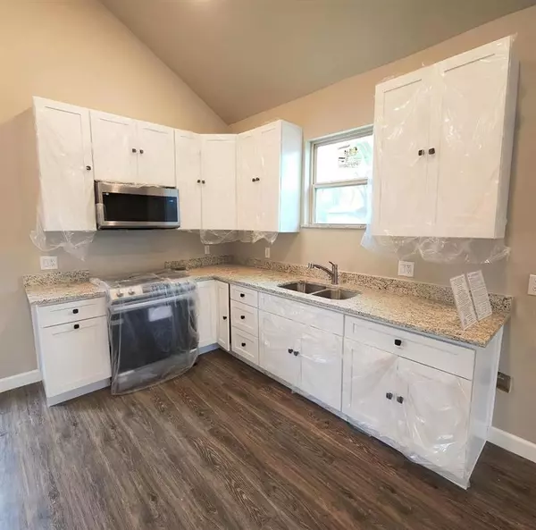 Kemp, TX 75143,12358 Trinity Hill