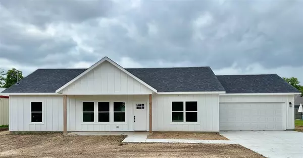 104 Magnolia Street, Lone Oak, TX 75453