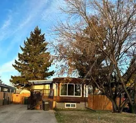 4942 43 ST, Vermilion, AB T9X 1P5