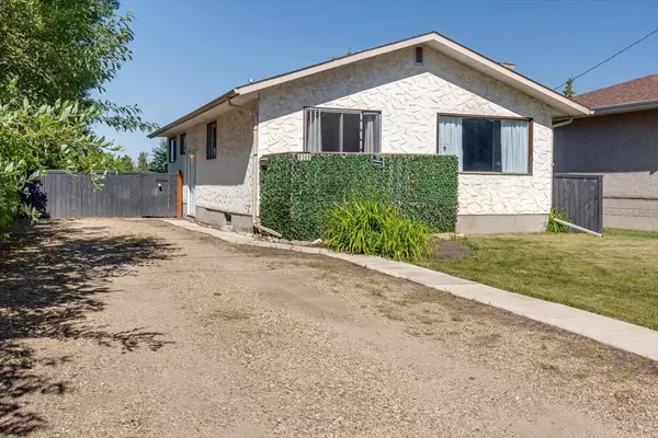 6308 61 AVE, Red Deer, AB T4N 5R8