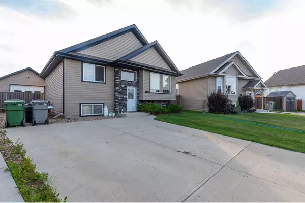 1304 54 Avenue Close, Lloydminster, AB T9V 2K1