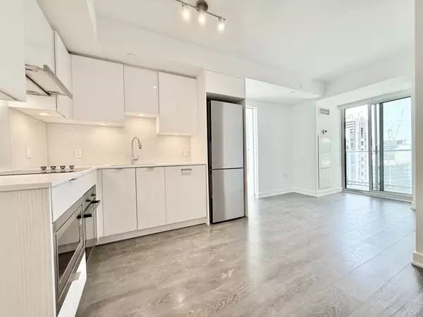 Toronto C10, ON M4P 0E4,195 Redpath AVE #1912