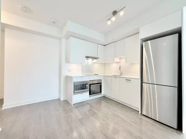 Toronto C10, ON M4P 0E4,195 Redpath AVE #1912