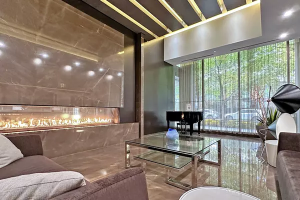 Toronto C08, ON M4Y 0A9,101 Charles ST E #611