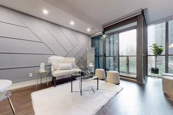 Toronto C08, ON M4Y 0A9,101 Charles ST E #611