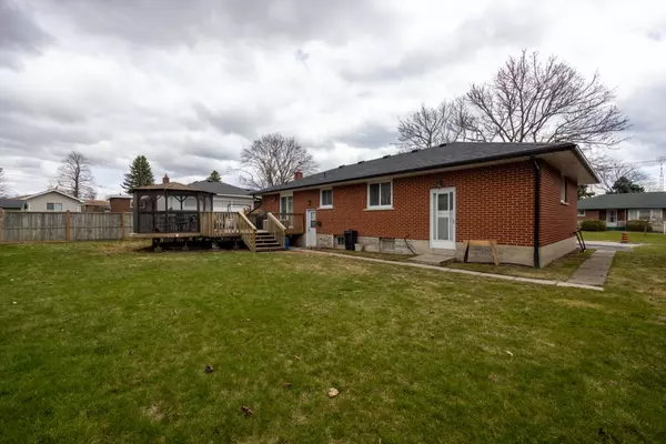 Clarington, ON L1C 1C2,71 Parkway CRES