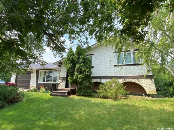 620 4th STREET, Eston, SK S0L 1A0