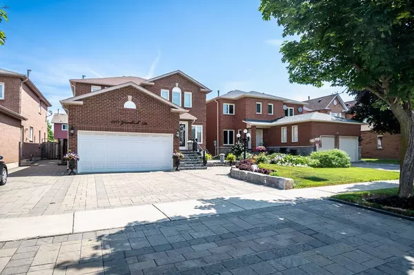 Mississauga, ON L5N 6B3,5971 Grossbeak DR