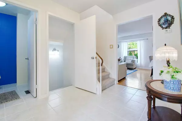 Mississauga, ON L5N 2N2,2908 Arles Mews