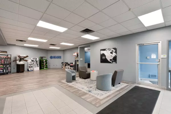 London South, ON N5Z 4P9,3 Buchanan CT #1-4