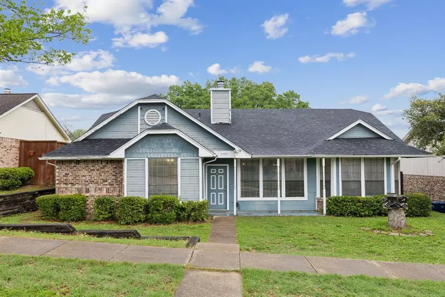 2709 Collins Boulevard, Garland, TX 75044