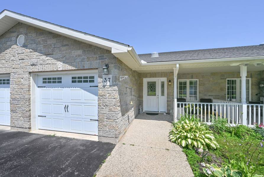 37 Garden Grove CRES, Wasaga Beach, ON L9Z 0E6