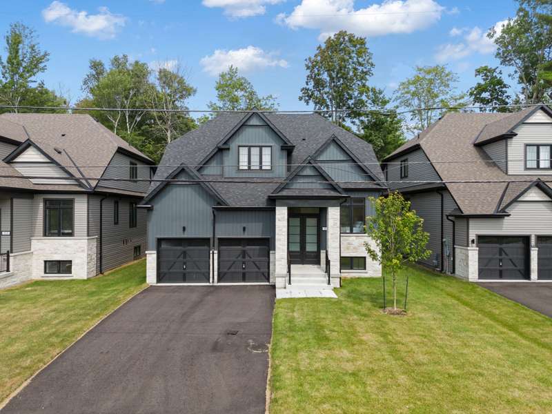 57 Westbury RD #Unit #A, Wasaga Beach, ON L9Z 2N8