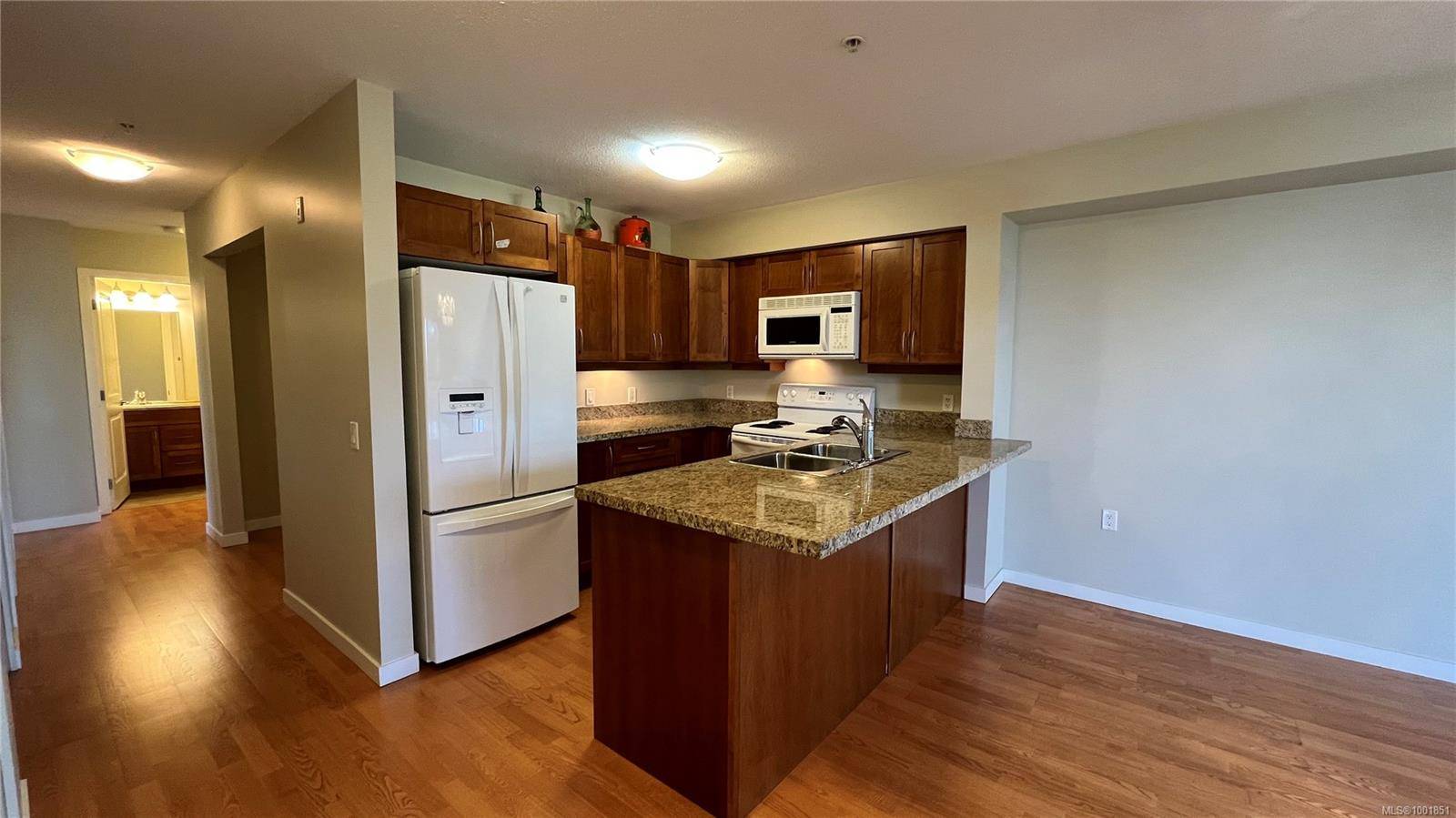 Parksville, BC V9P 0A4,297 Hirst Ave W #403