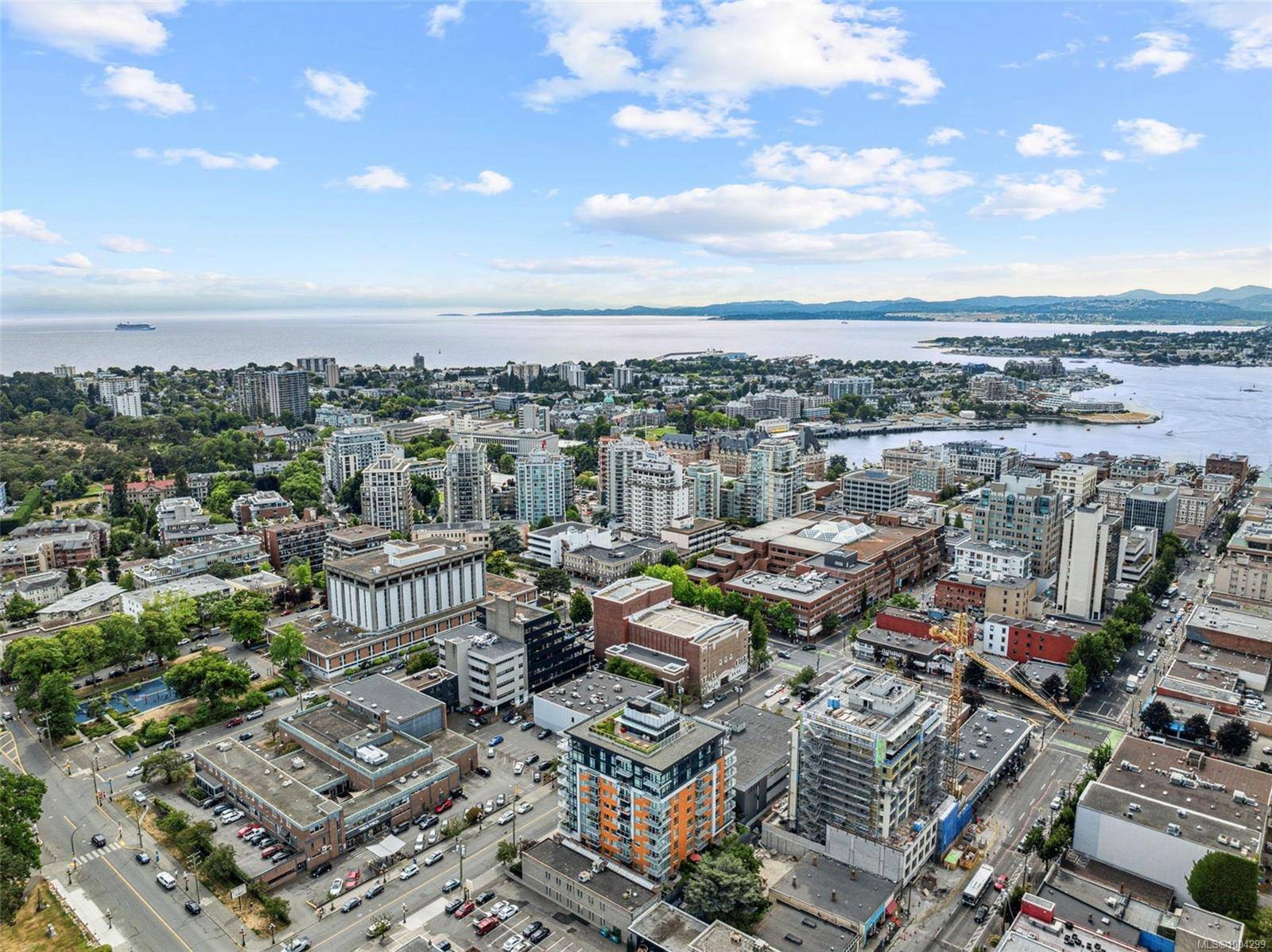 838 Broughton St #409, Victoria, BC V8W 1E4