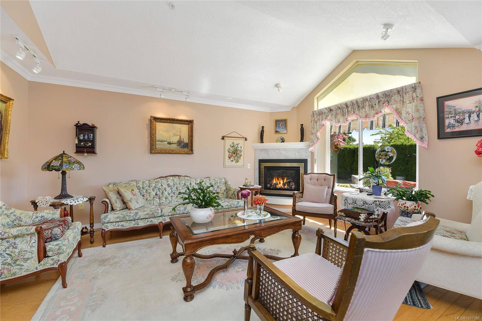 View Royal, BC V9A 7K2,126 Hallowell Rd #24