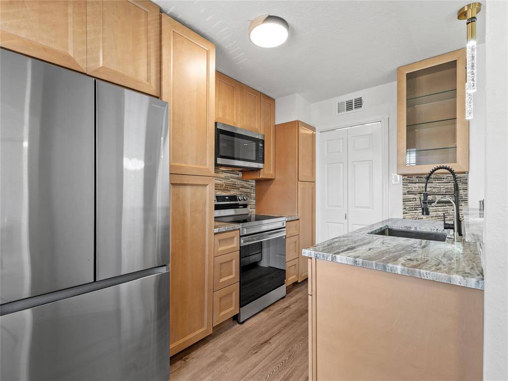 3101 Townbluff Drive #922, Plano, TX 75075