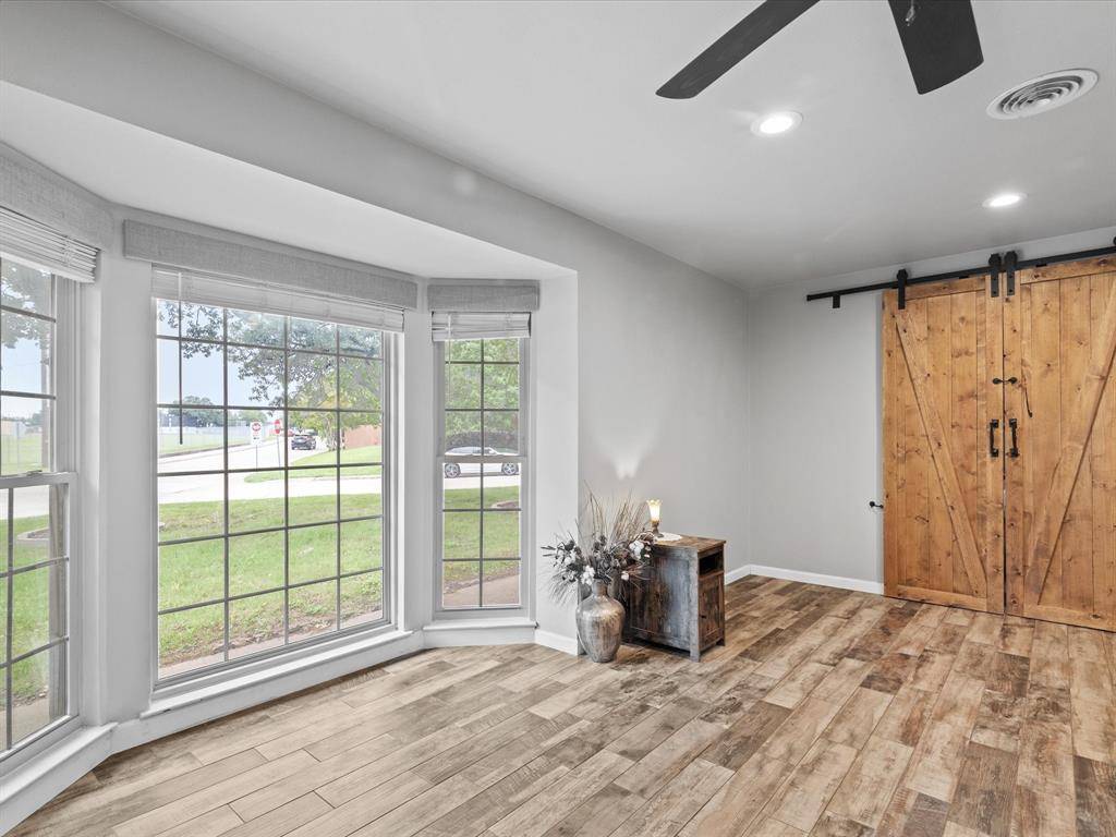 Bedford, TX 76022,81 Regents Park