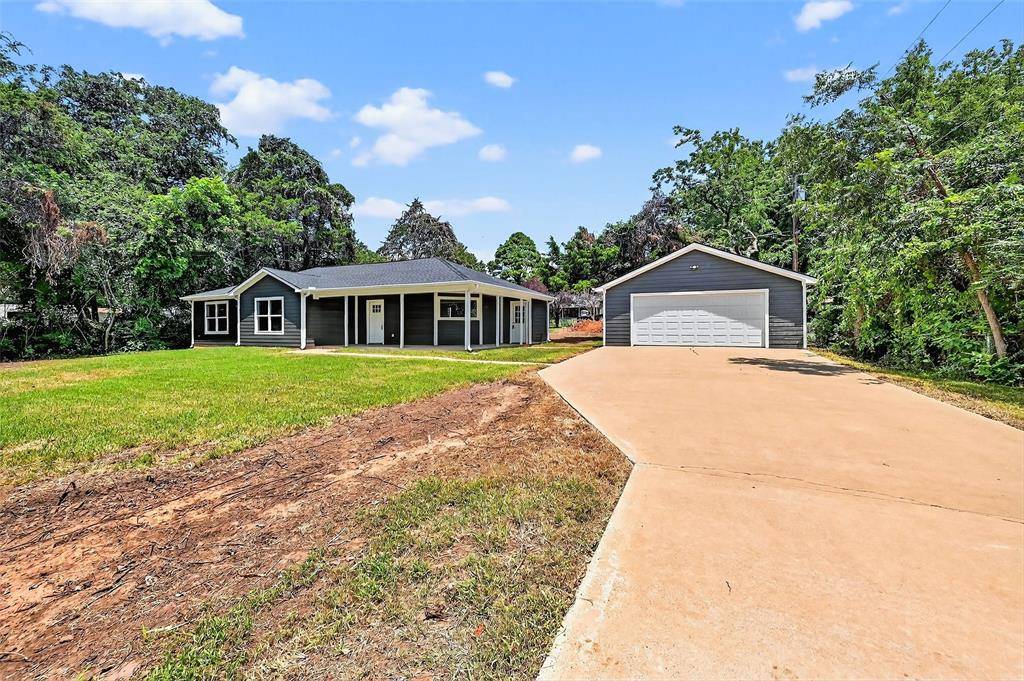 Pottsboro, TX 75076,401 Graves Circle