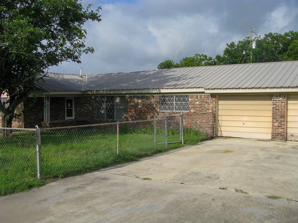 369 N Bell, Evant, TX 76525