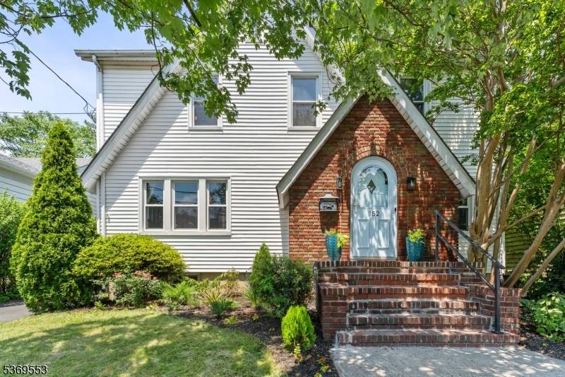 152 Hilton Ave, Maplewood Twp., NJ 07040