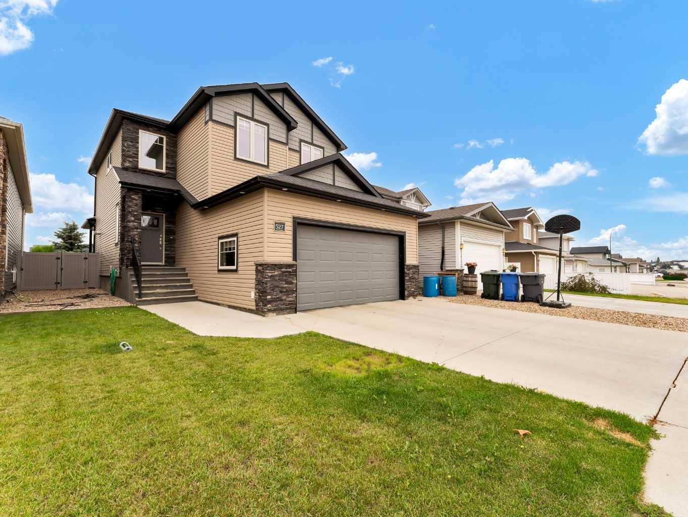 Medicine Hat, AB T1B 0N1,527 Vista DR SE