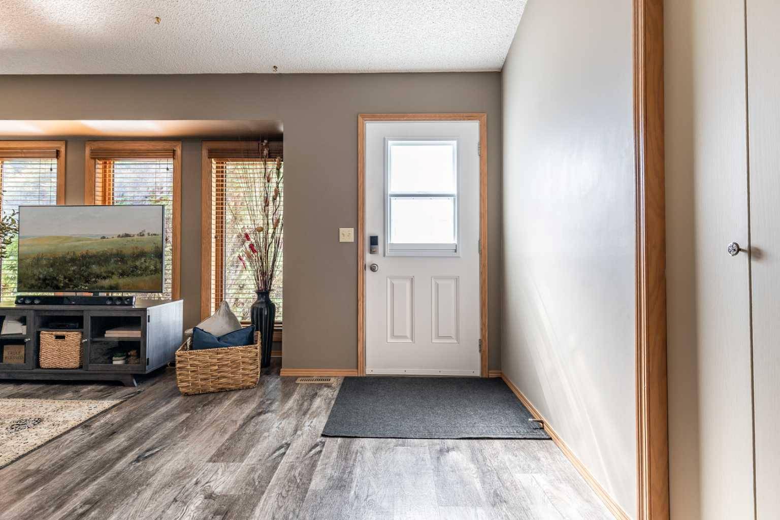 Redcliff, AB T0J2P0,903 7 ST SE