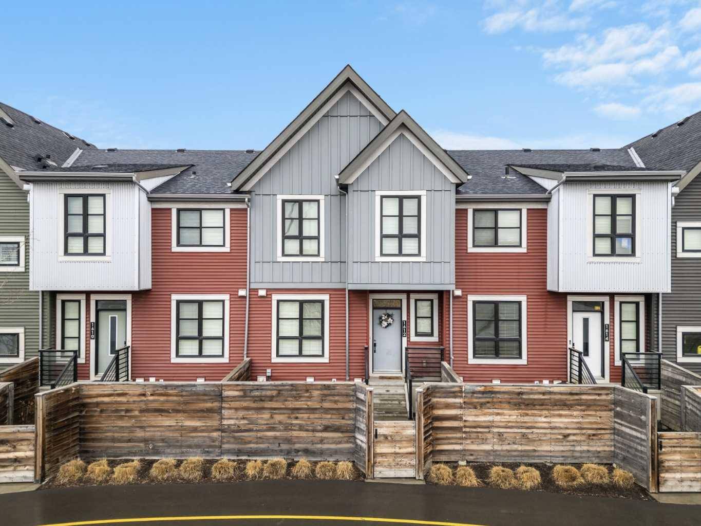 1612 210 AVE Southeast, Calgary, AB T2X 4N1