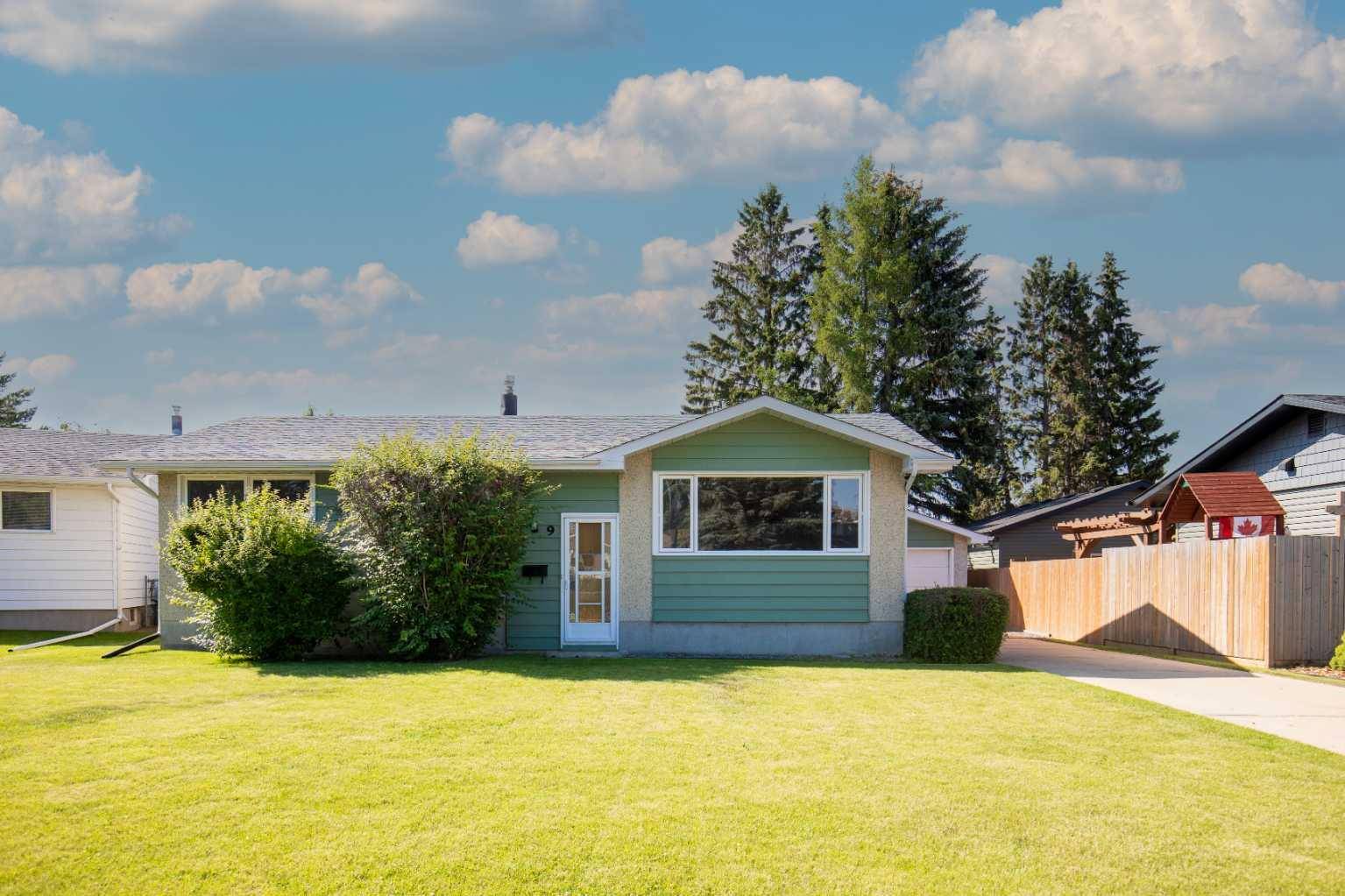 9 Standish Close, Red Deer, AB T4N 0A7