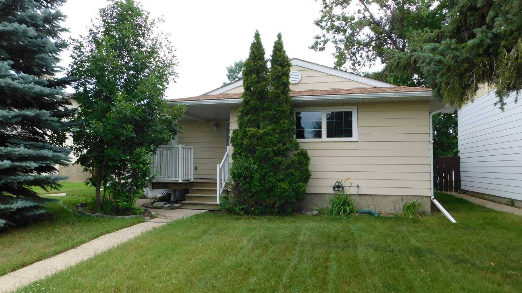 20 Ingram Park DR E, Brooks, AB T1R 0L1