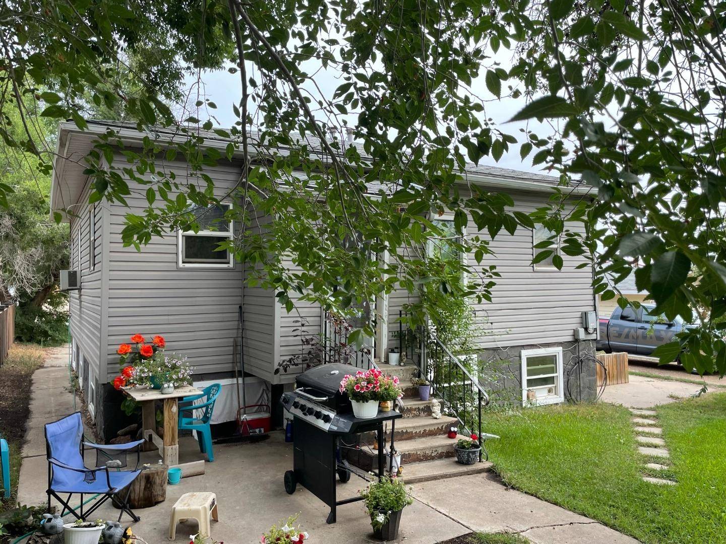 Brooks, AB T1R 0H5,535 2 AVE East #1-4