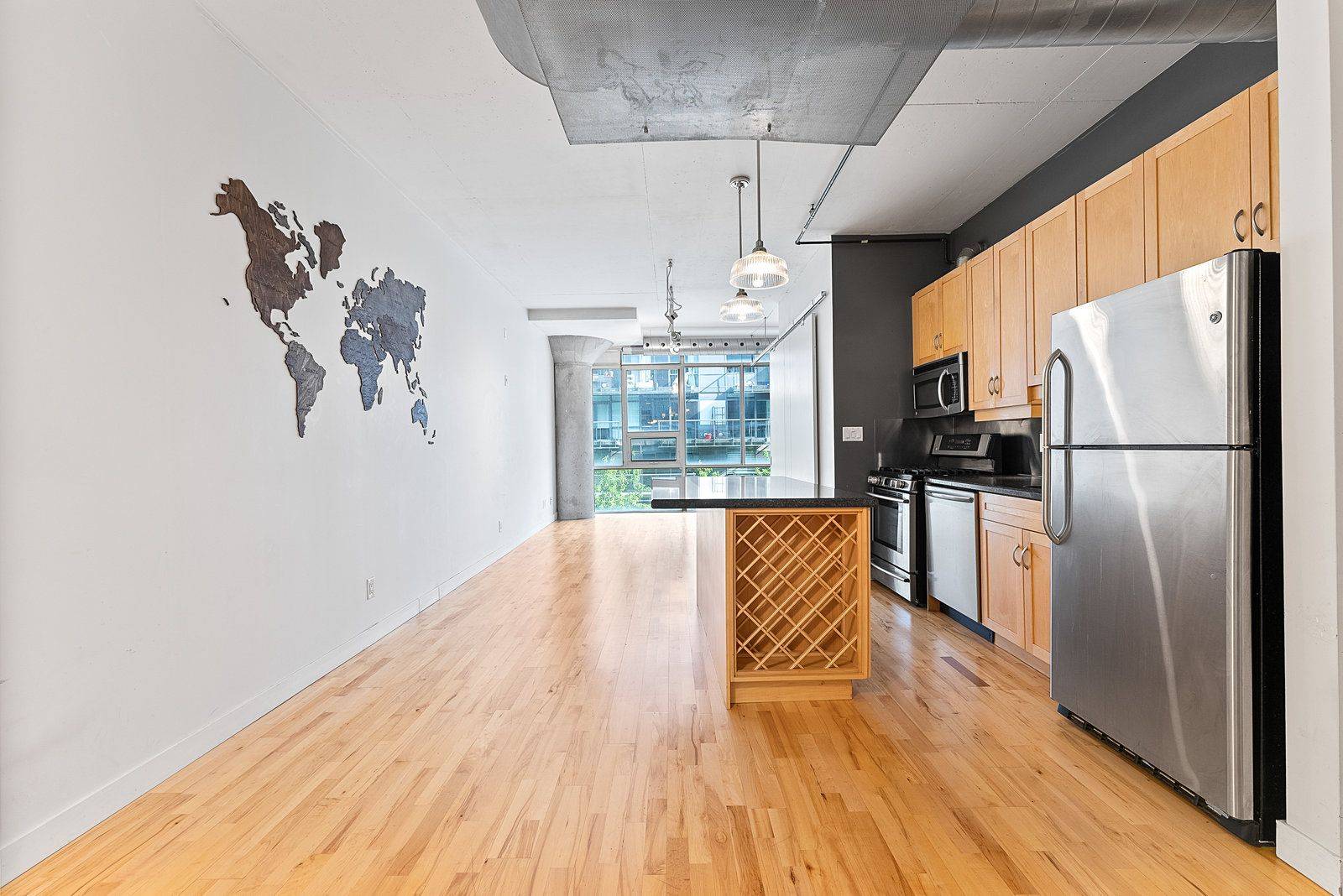Toronto C01, ON M5V 3T2,32 Stewart ST #405
