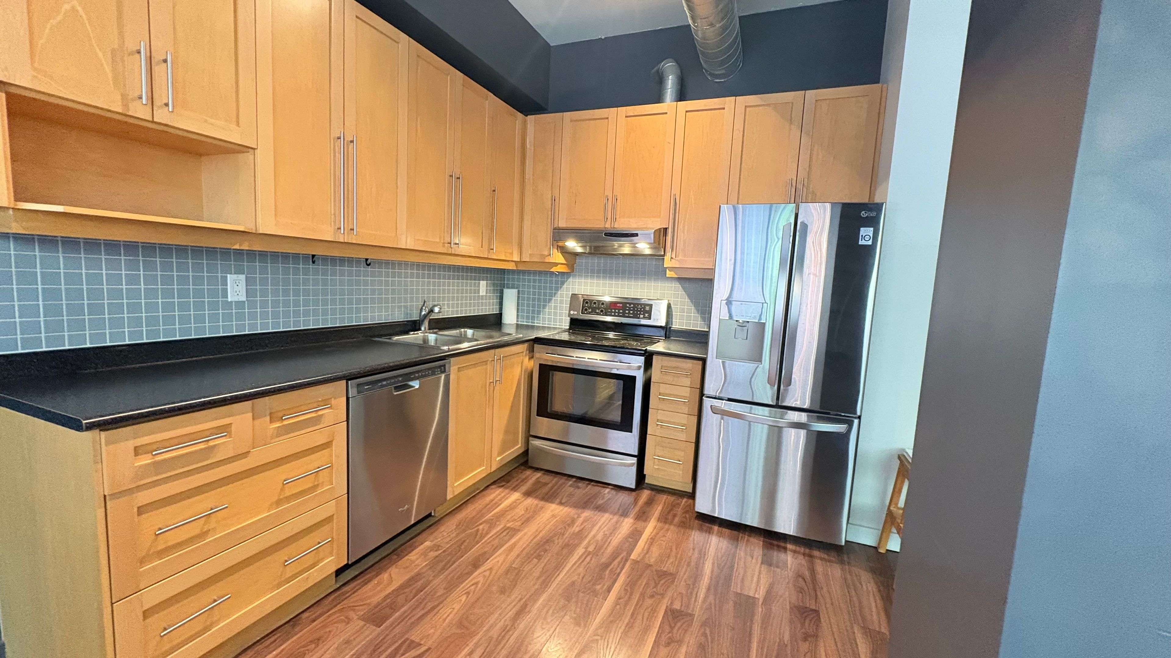 Toronto C10, ON M4S 3B5,194 Merton ST #204
