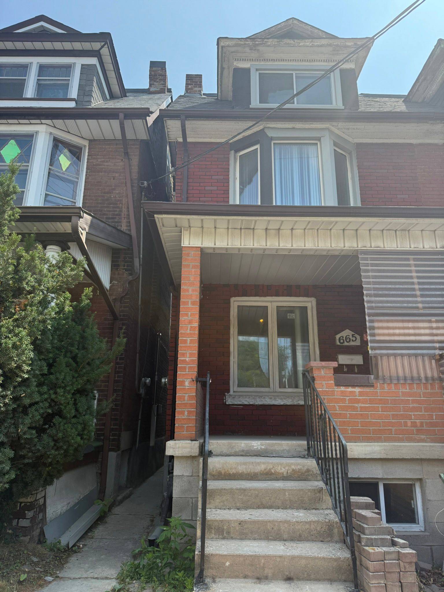665 Ossington AVE, Toronto C01, ON M6G 3T6