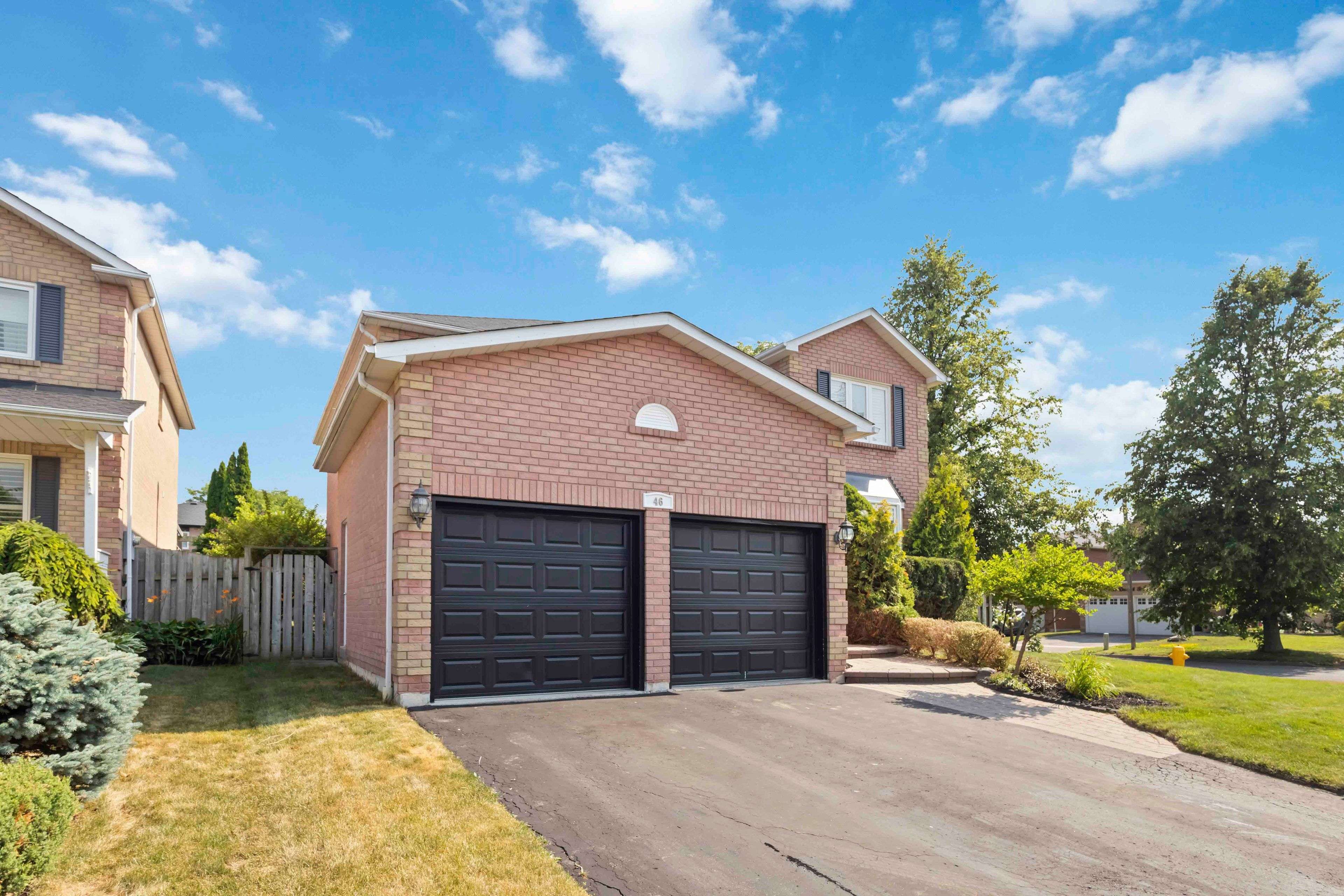Whitby, ON L1R 1B9,46 Foster CRES