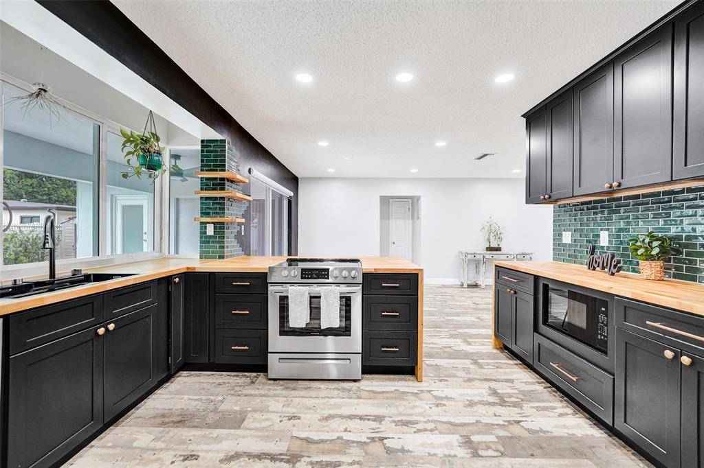 Cooper City, FL 33328,8961 SW 53rd St