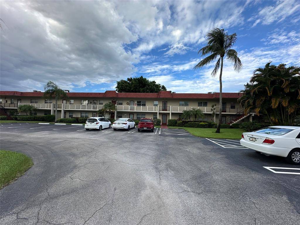 4 Abbey Ln #208, Delray Beach, FL 33446