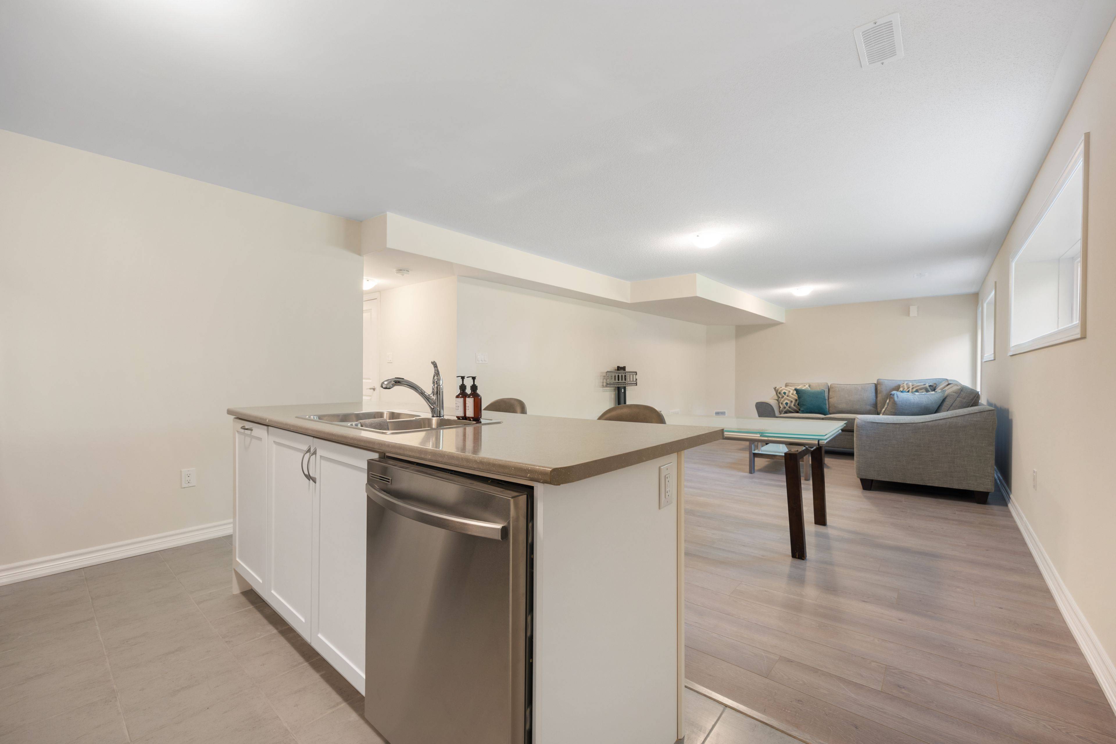 Wasaga Beach, ON L9Z 2N8,61 Westbury RD #Unit #B