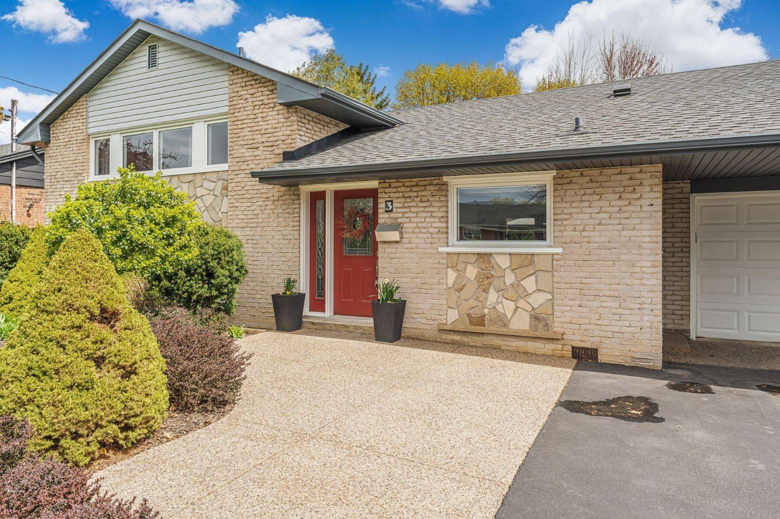 Mississauga, ON L5N 1B9,3 Ellesboro DR
