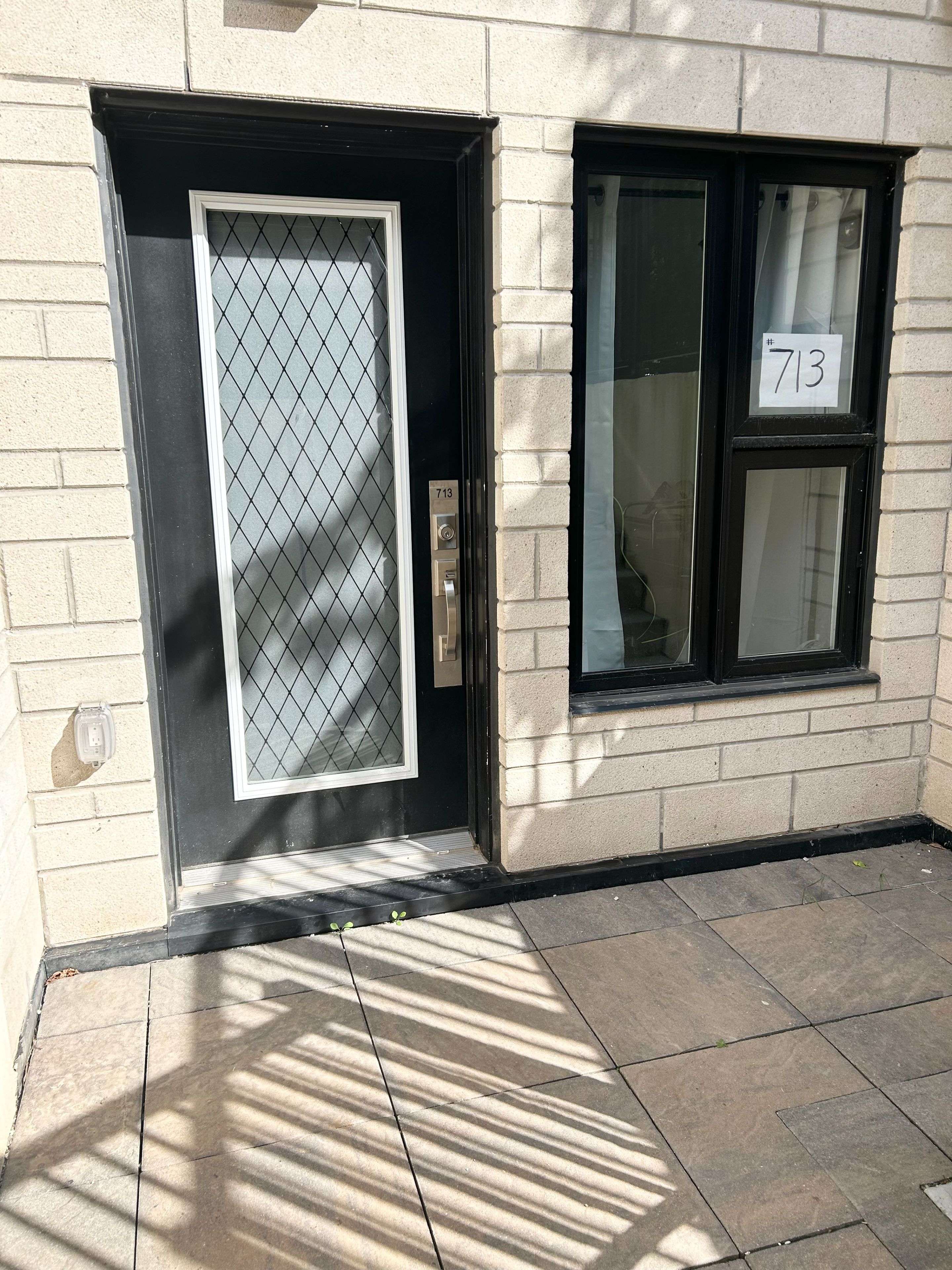 Burlington, ON L7T 0C3,1131 Cooke BLVD #713