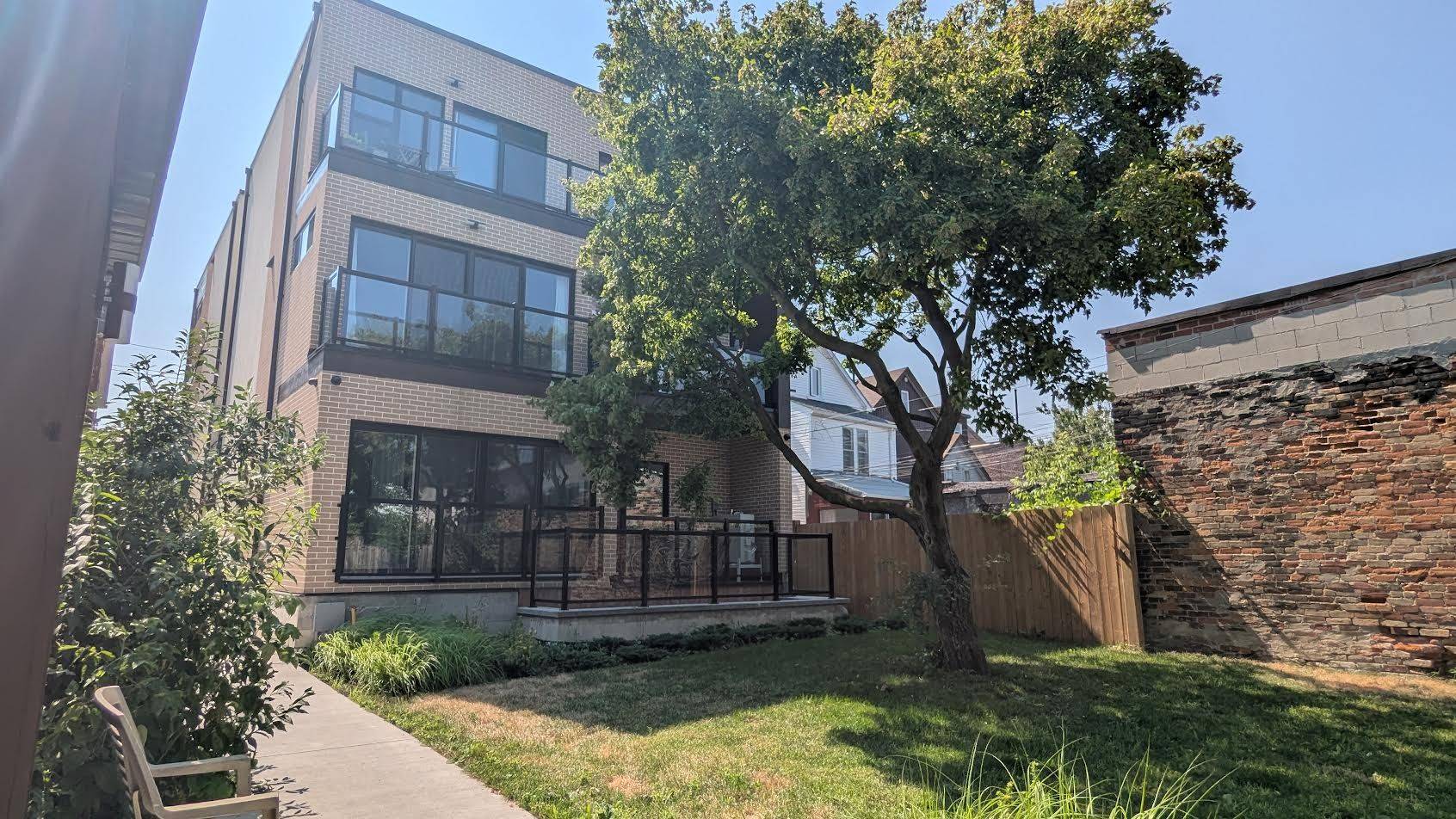1103 Dufferin ST #1, Toronto W02, ON M6H 4B5