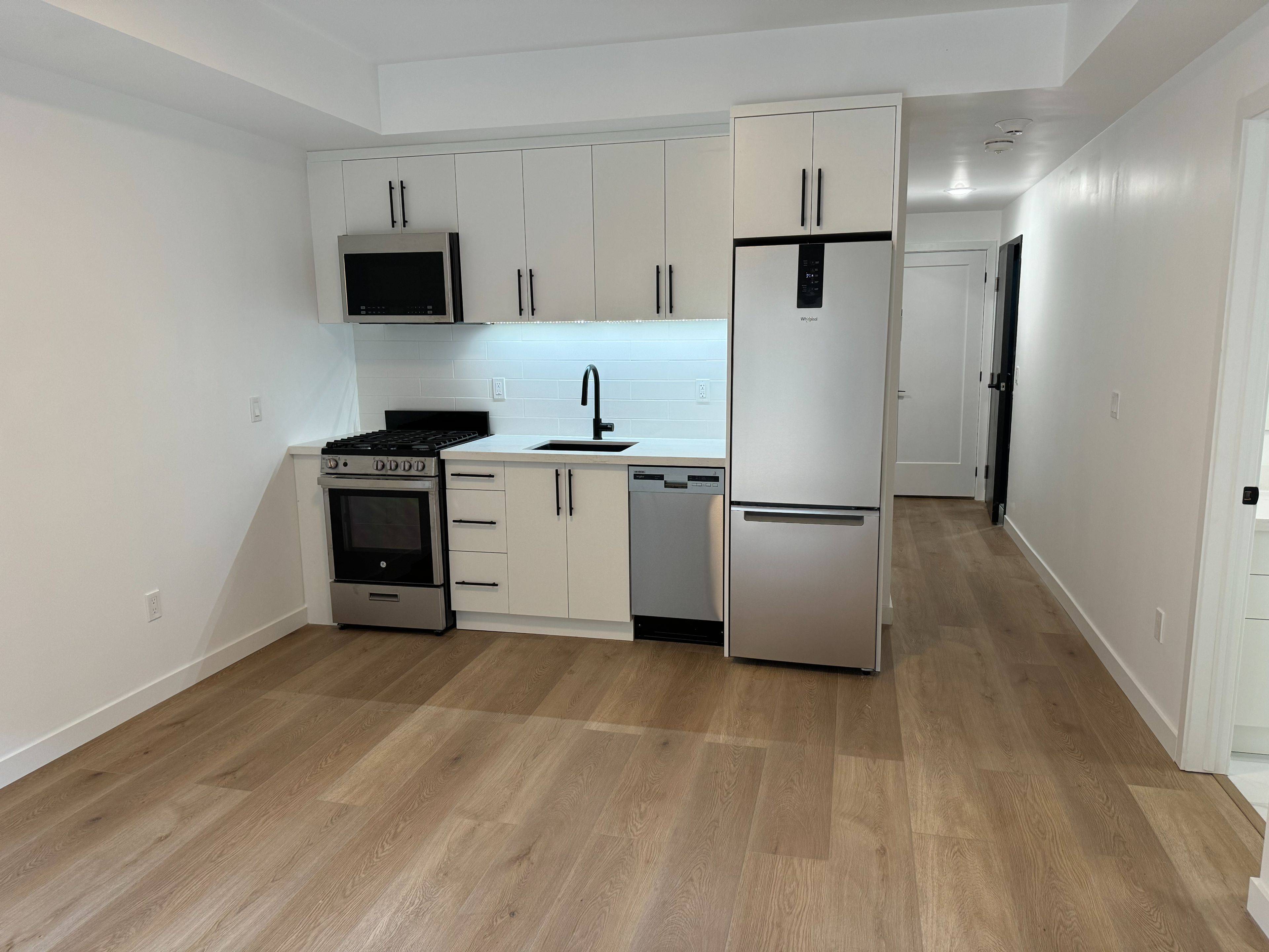 Toronto W02, ON M6H 4B5,1103 Dufferin ST #1