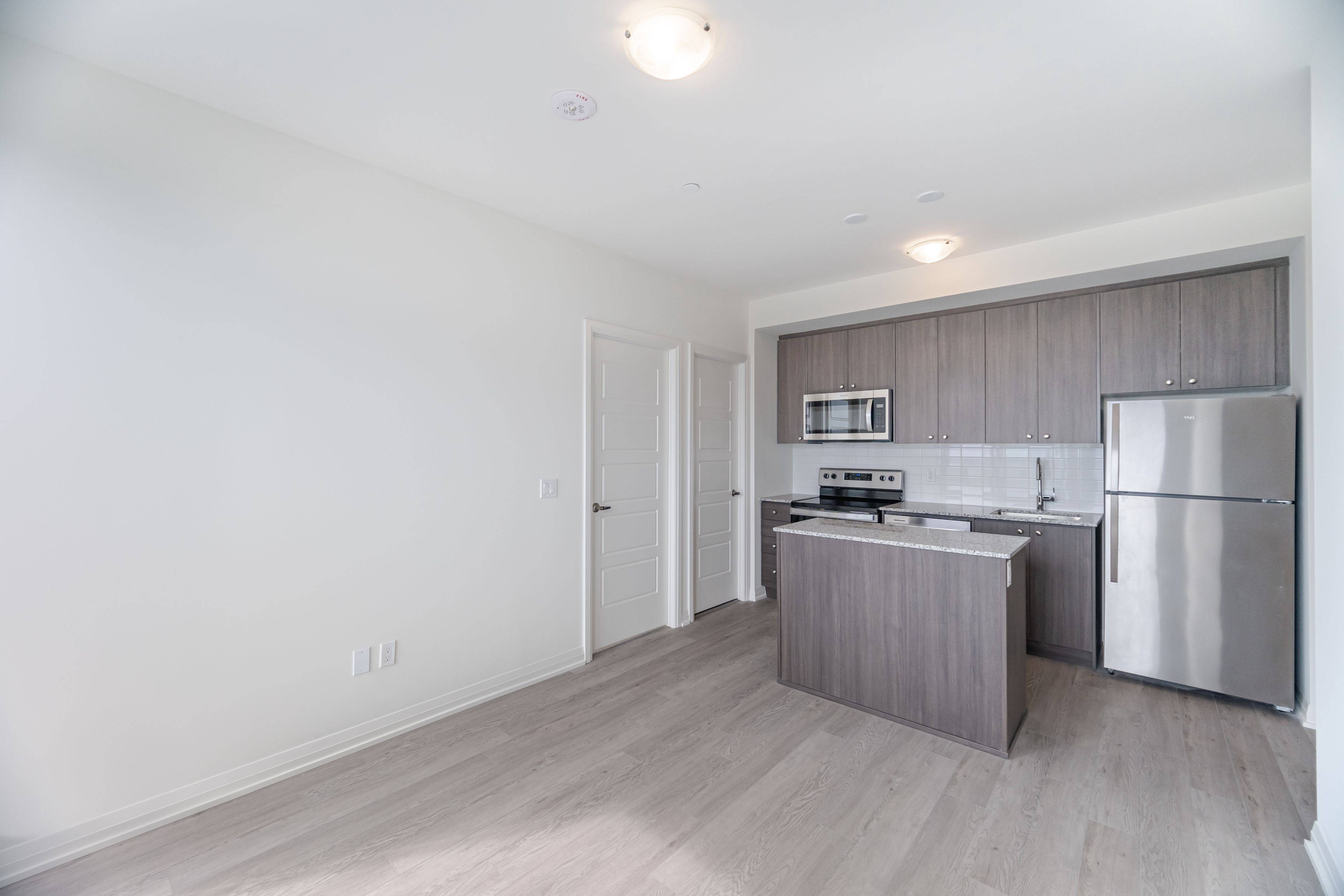 Oakville, ON L6H 8A4,3006 William Cutmore BLVD #1207