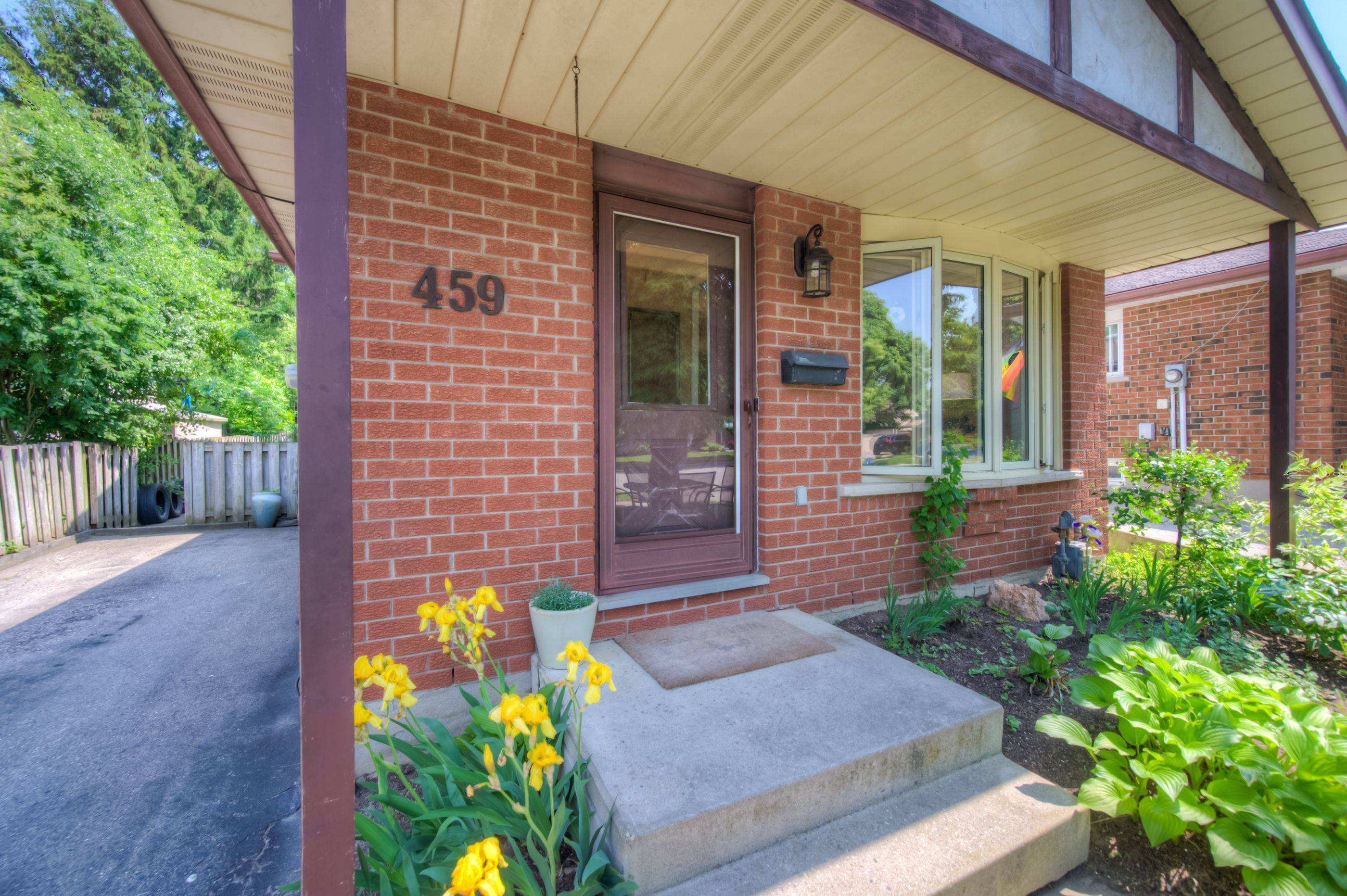 Waterloo, ON N2T 1G3,459 Drummerhill CRES