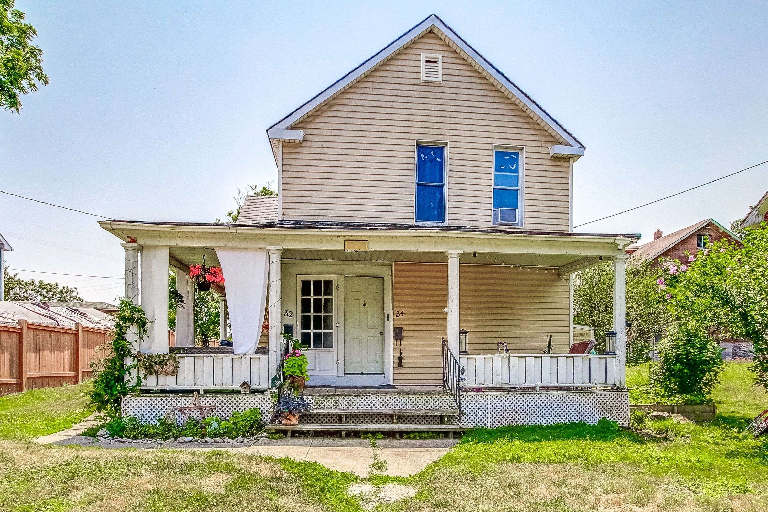 Fort Erie, ON L2A 1X2,34 Forsythe ST W