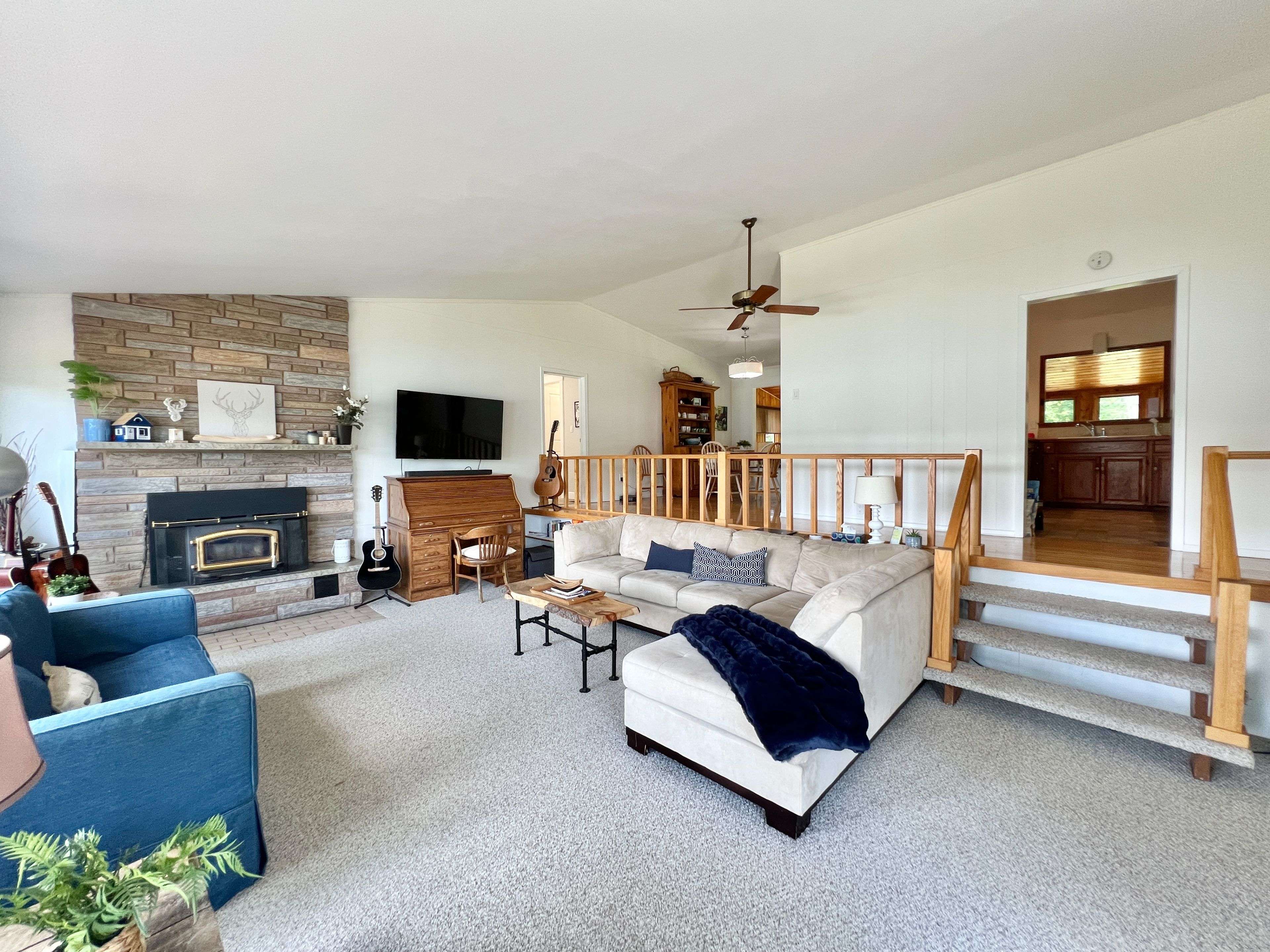Centre Hastings, ON K0K 2K0,579 Pine Point LN