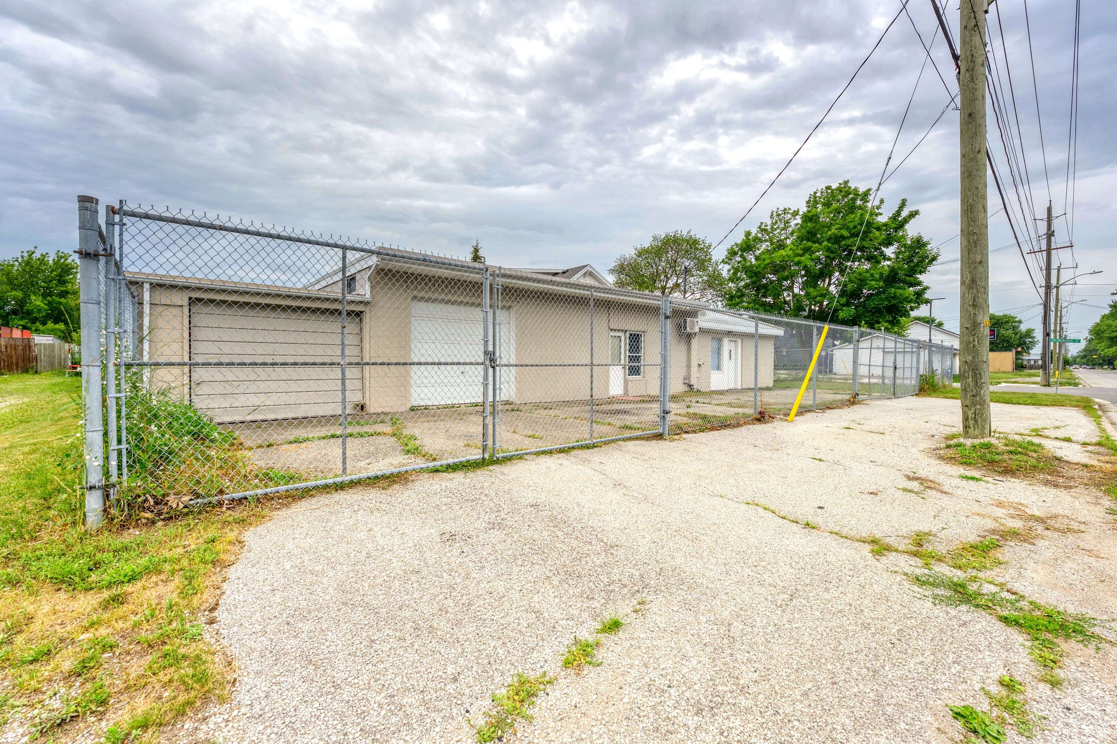 Sarnia, ON N7T 2J1,431 Campbell ST